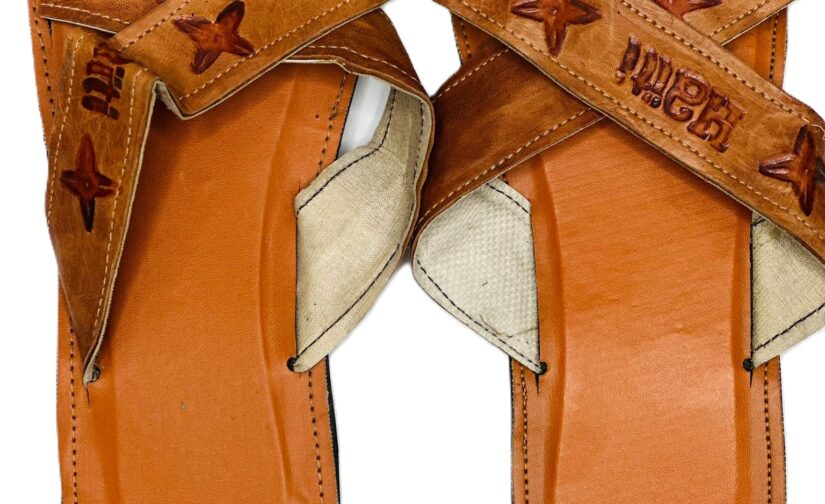 SANDALE EN CUIR